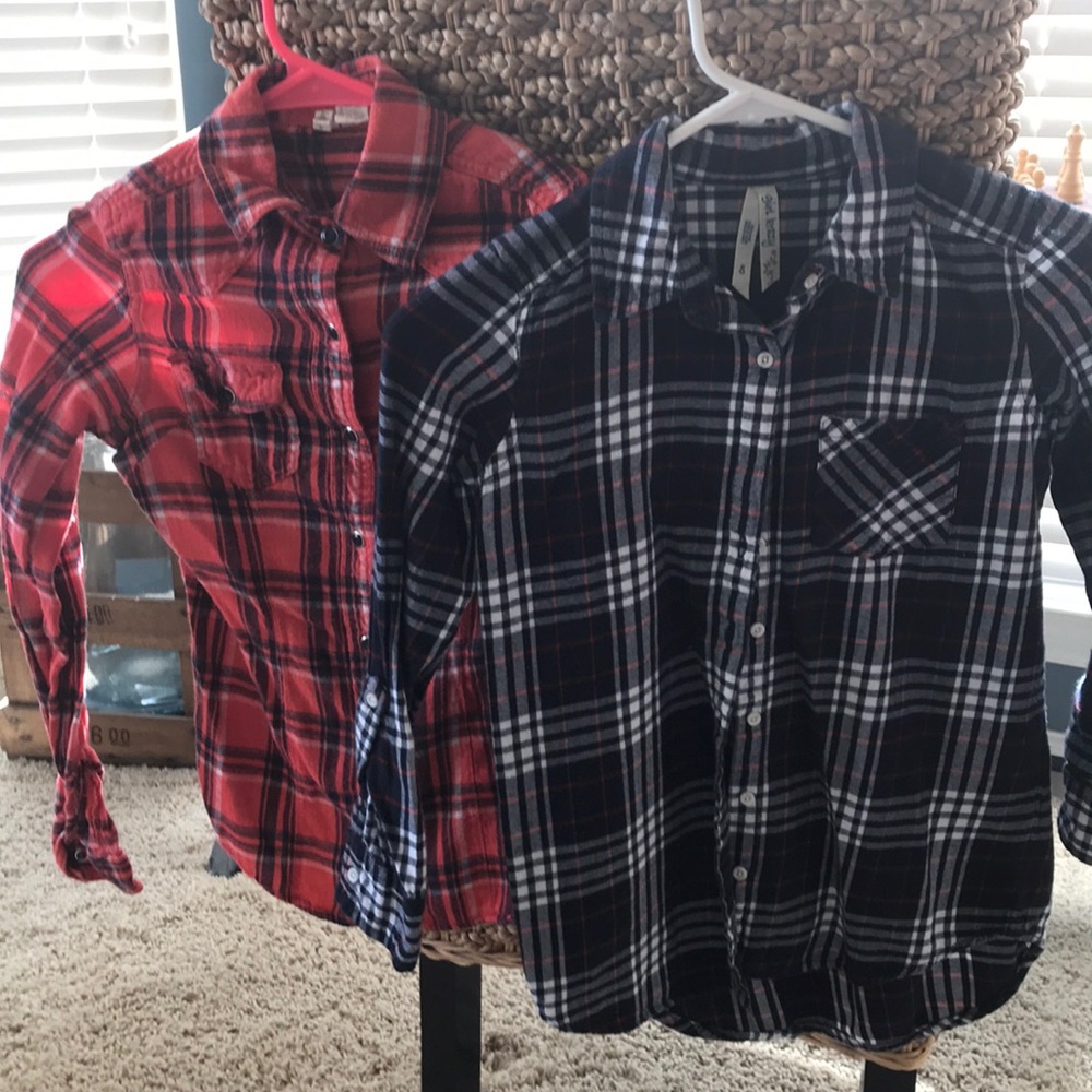 Bundle: 2 Girls flannel shirts.